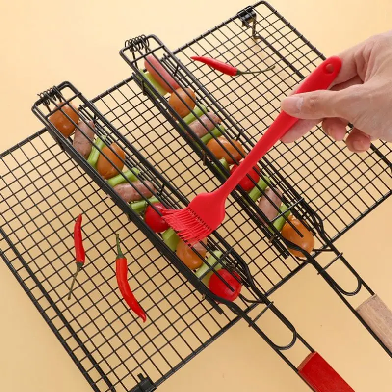 Outdoor Home Grill Stainless Steel BBQ Utensils Wood Handle Heat Resistant Non-Stick Skewers Vegetable Splint Cage Metal Tools manufacture