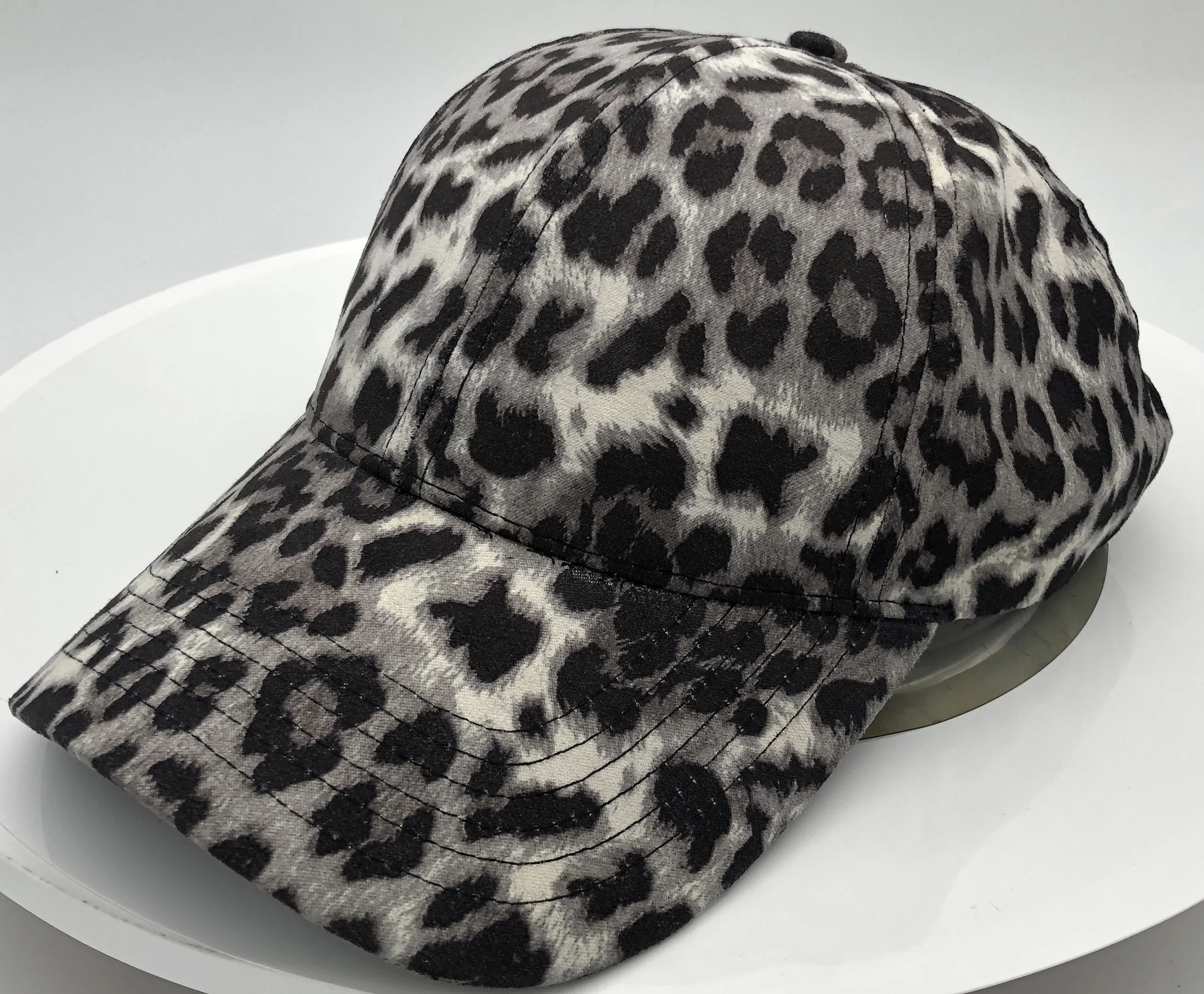 Wholesale In Stock Blank Leopard 6 Panel Baseball Caps And Hats Custom ...