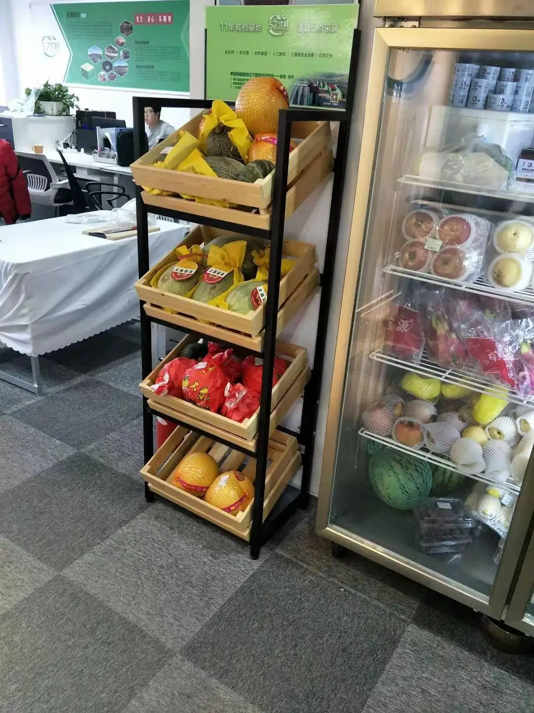 estantes de madera para supermercado