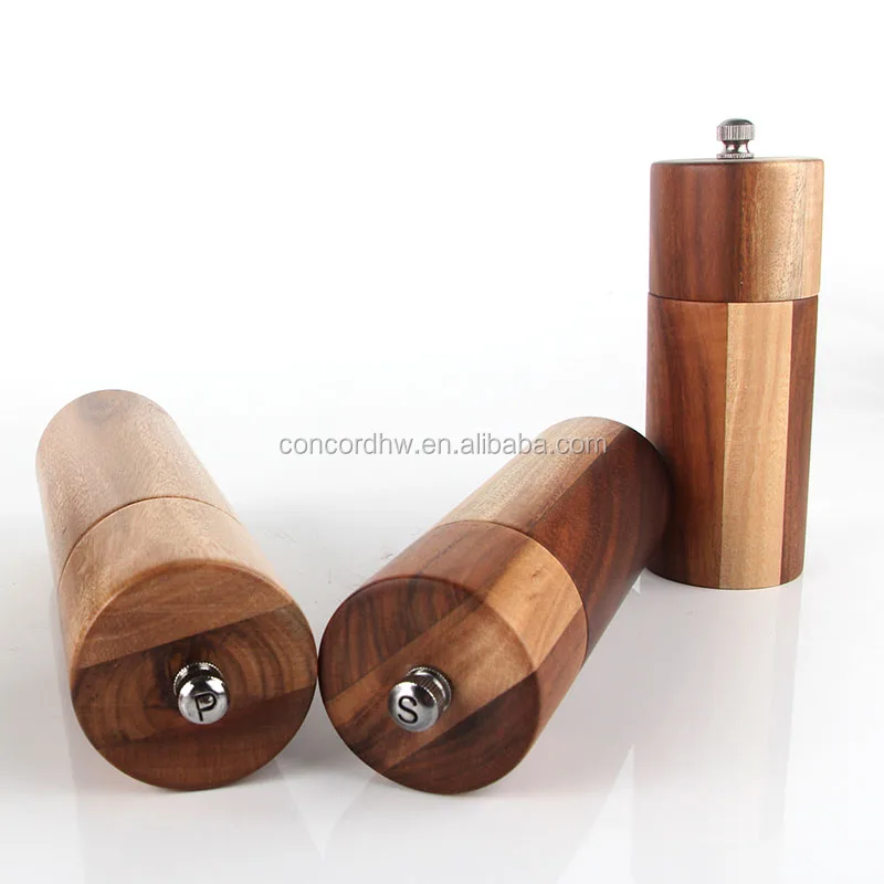 personalizzare il sale in legno manuale di dimensioni e legno mulini in un  set, legno sale e pepe macinino set