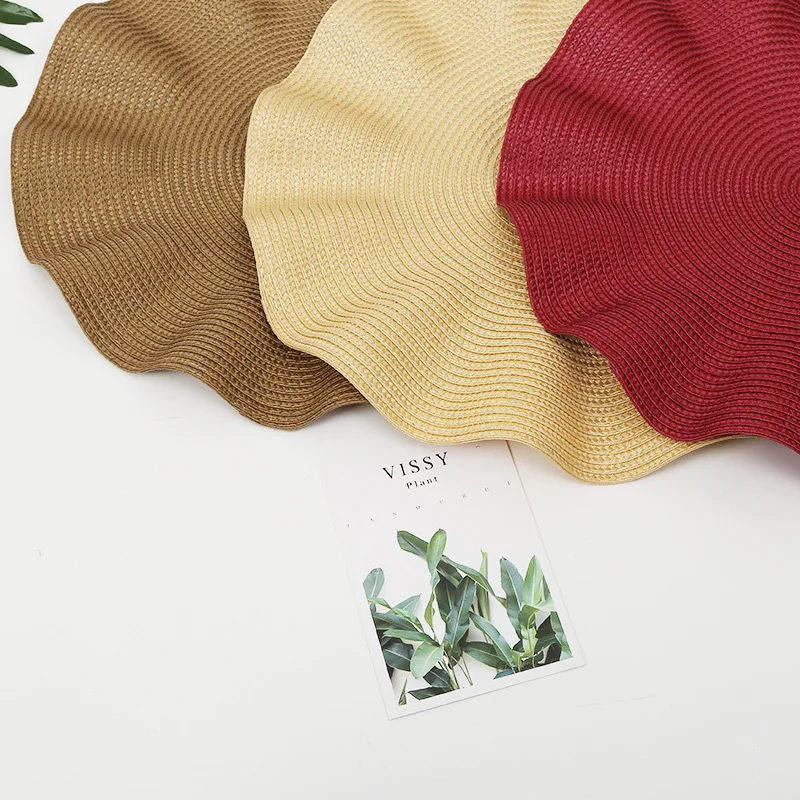 Hot Selling Recyclable Round Woven Metallic Vinyl Placemats With Wavy