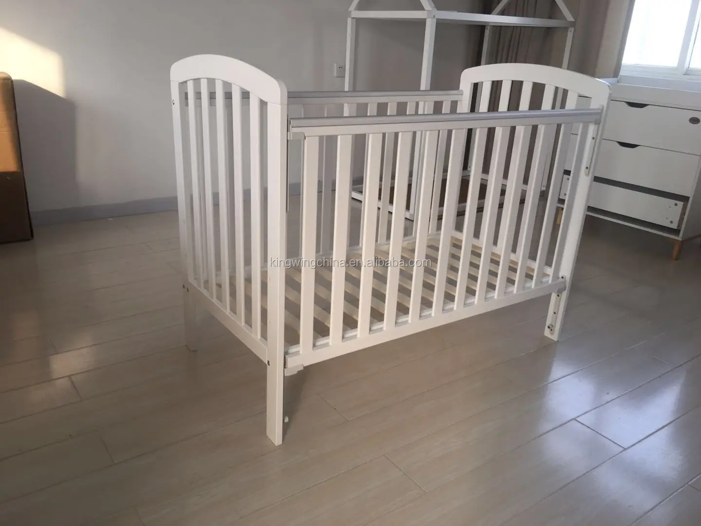 baby cot bed size