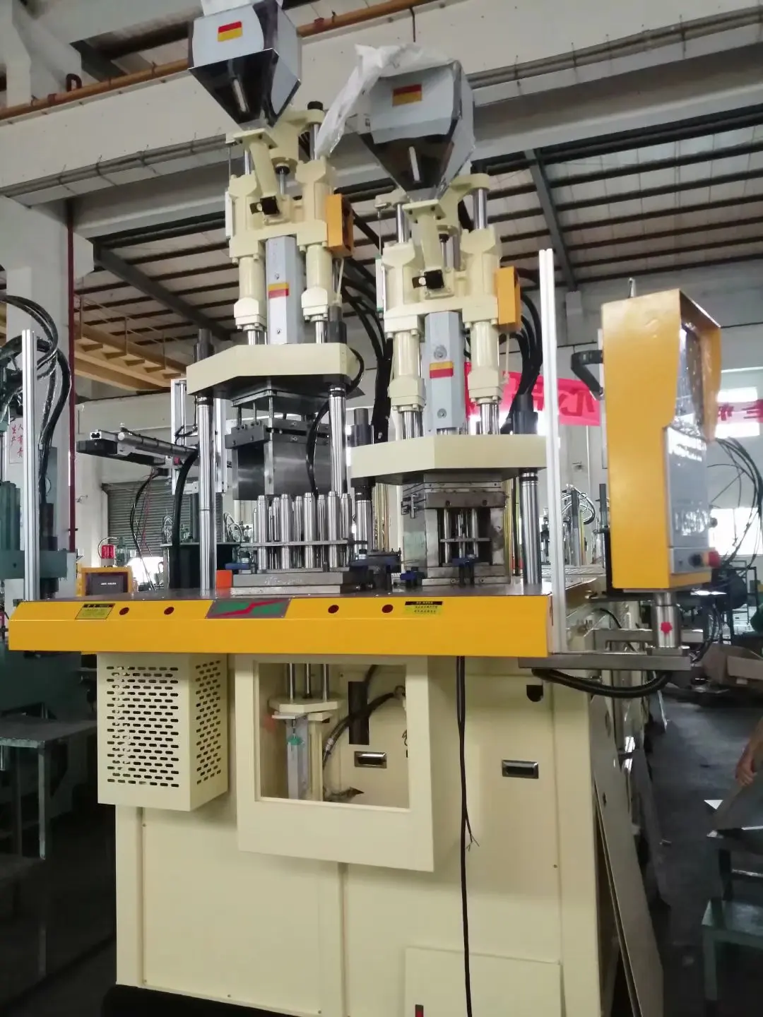 Ce Two Color Rotary Table Vertical Injection Molding Machine Buy 3