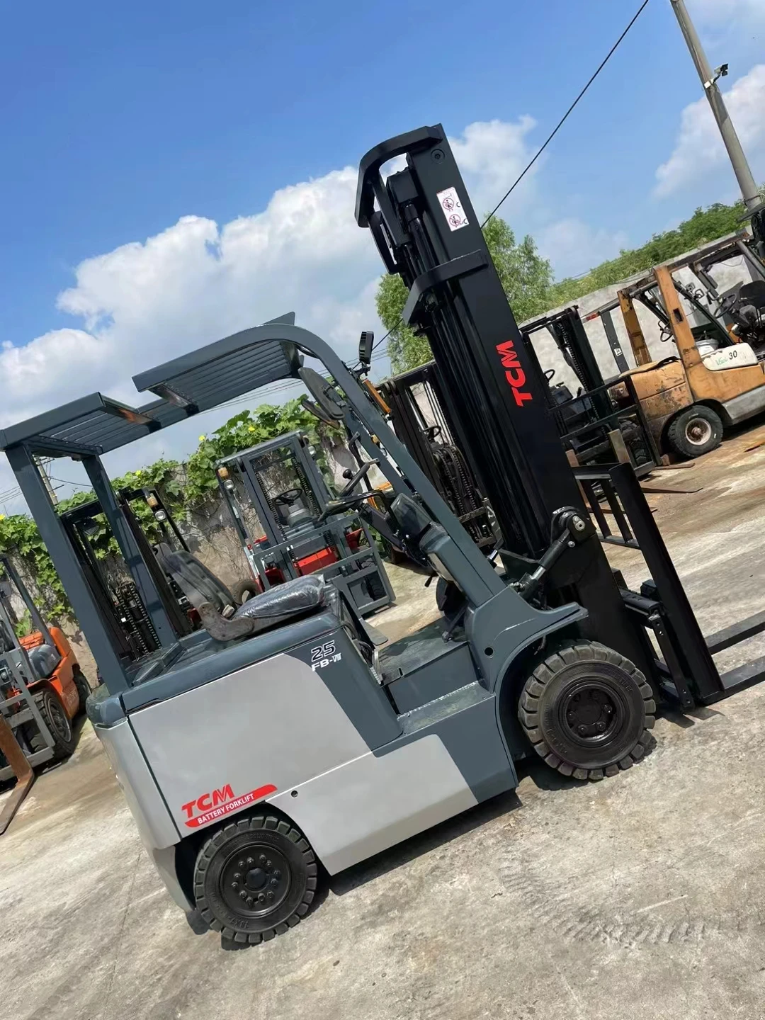 Japan Forklift Diesel Tcm Forklift 2.5 Tons Used High Quality 3 Meters ...