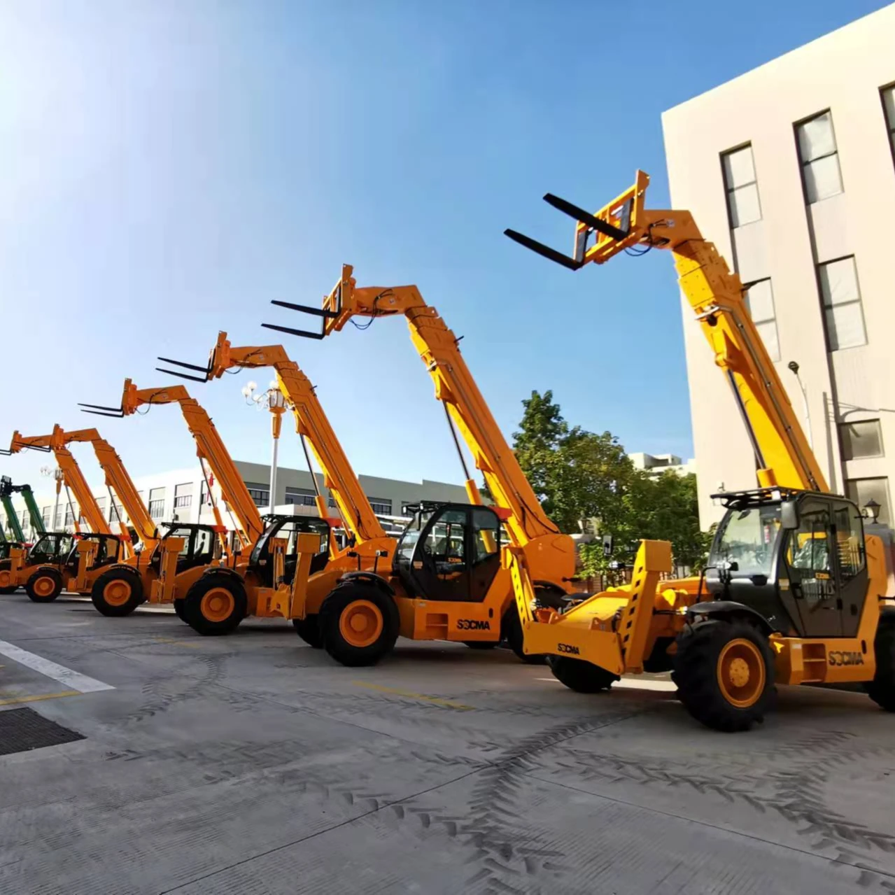 4 Wheel Drive Epa Diesel Engine Telescopic Handler With 17 Metre Boom ...