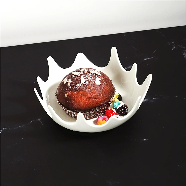 Modern novel design durable cheap custom dessert cake sushi appetizer snack ceramic serving dish for restaurant.jpg