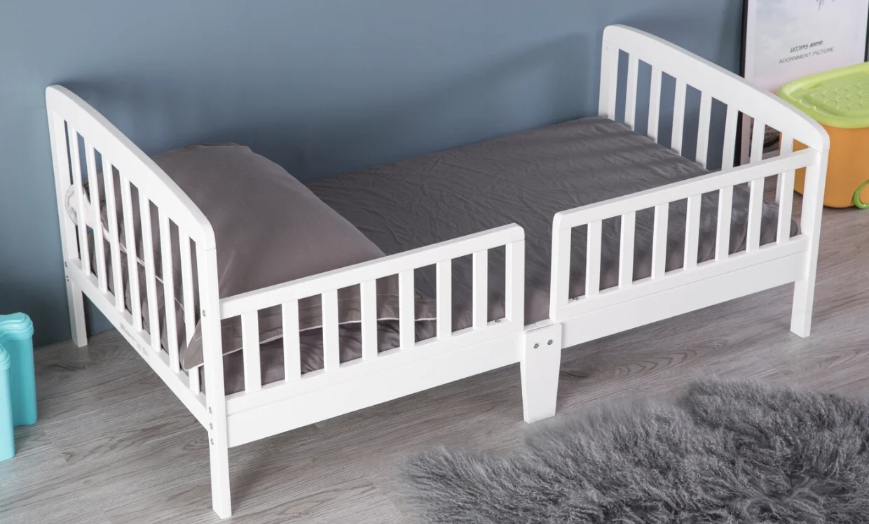 KA302 factory price Solid wood pine wood baby crib baby cot