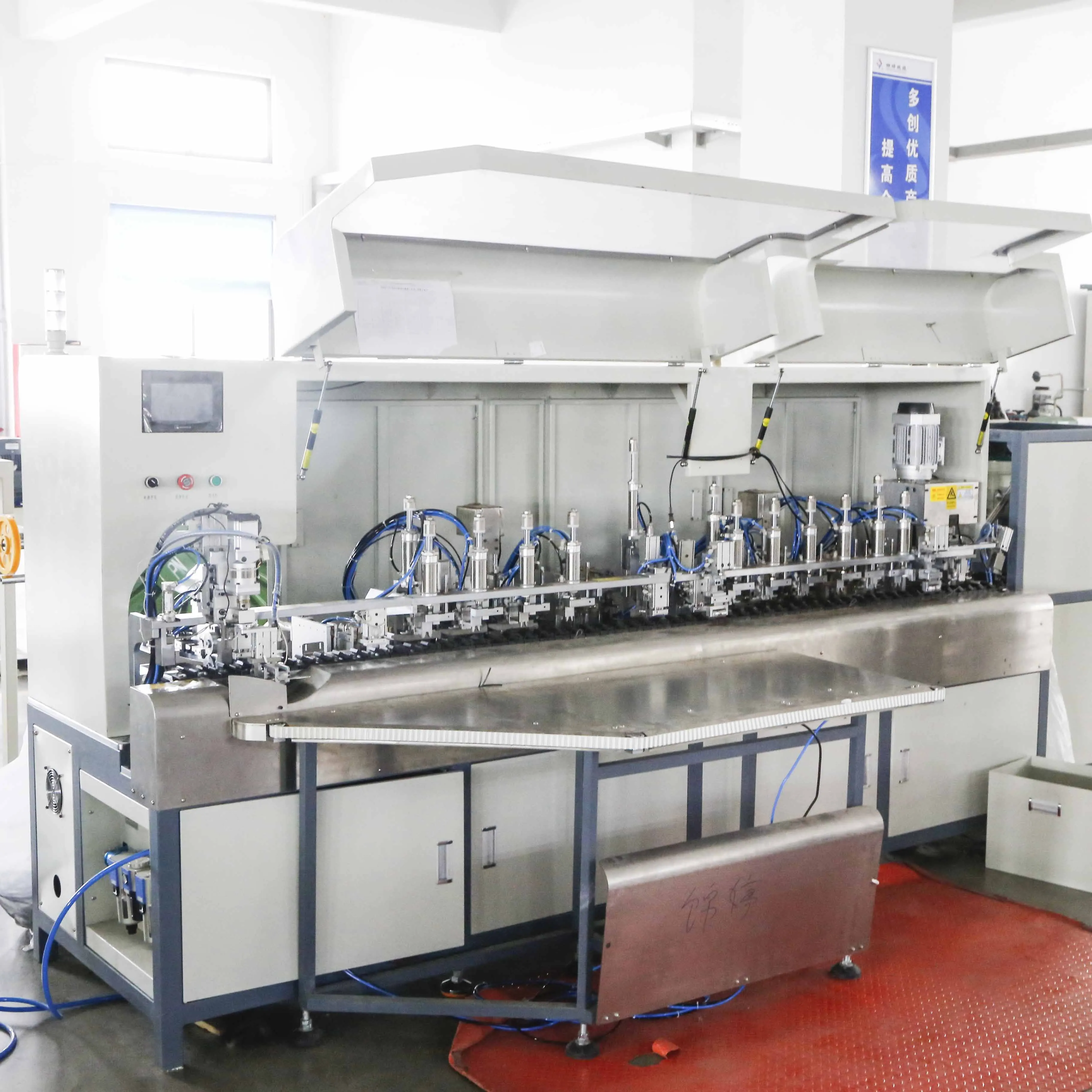 PLUG INSERT AUTOMATIC CRIMPING MACHINE for 16A THREE PINS PLUGS YH009A--002