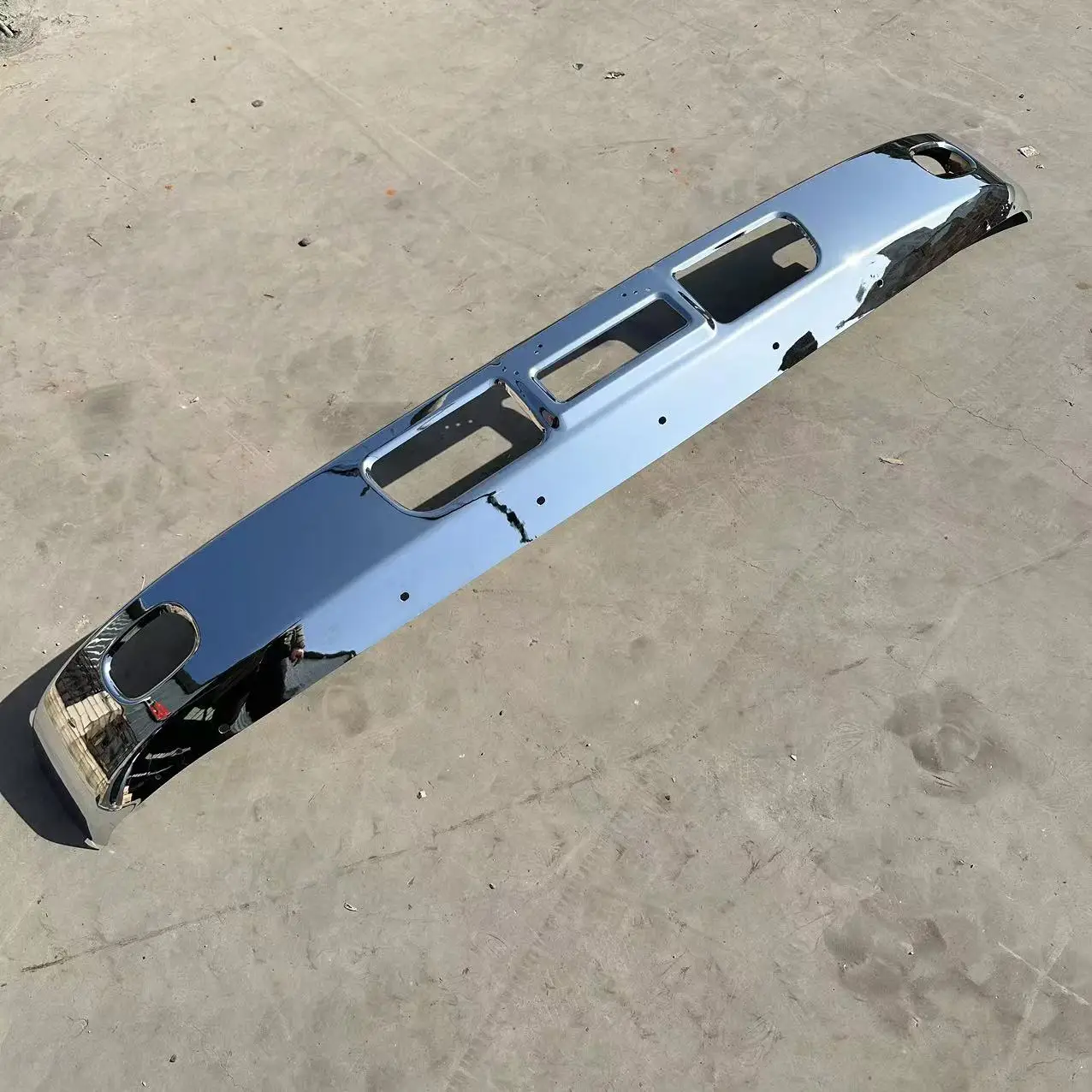 Japanese Truck Mitsubish FN94  Chrome-plated Upper Bumper Factory Direct Sales supplier