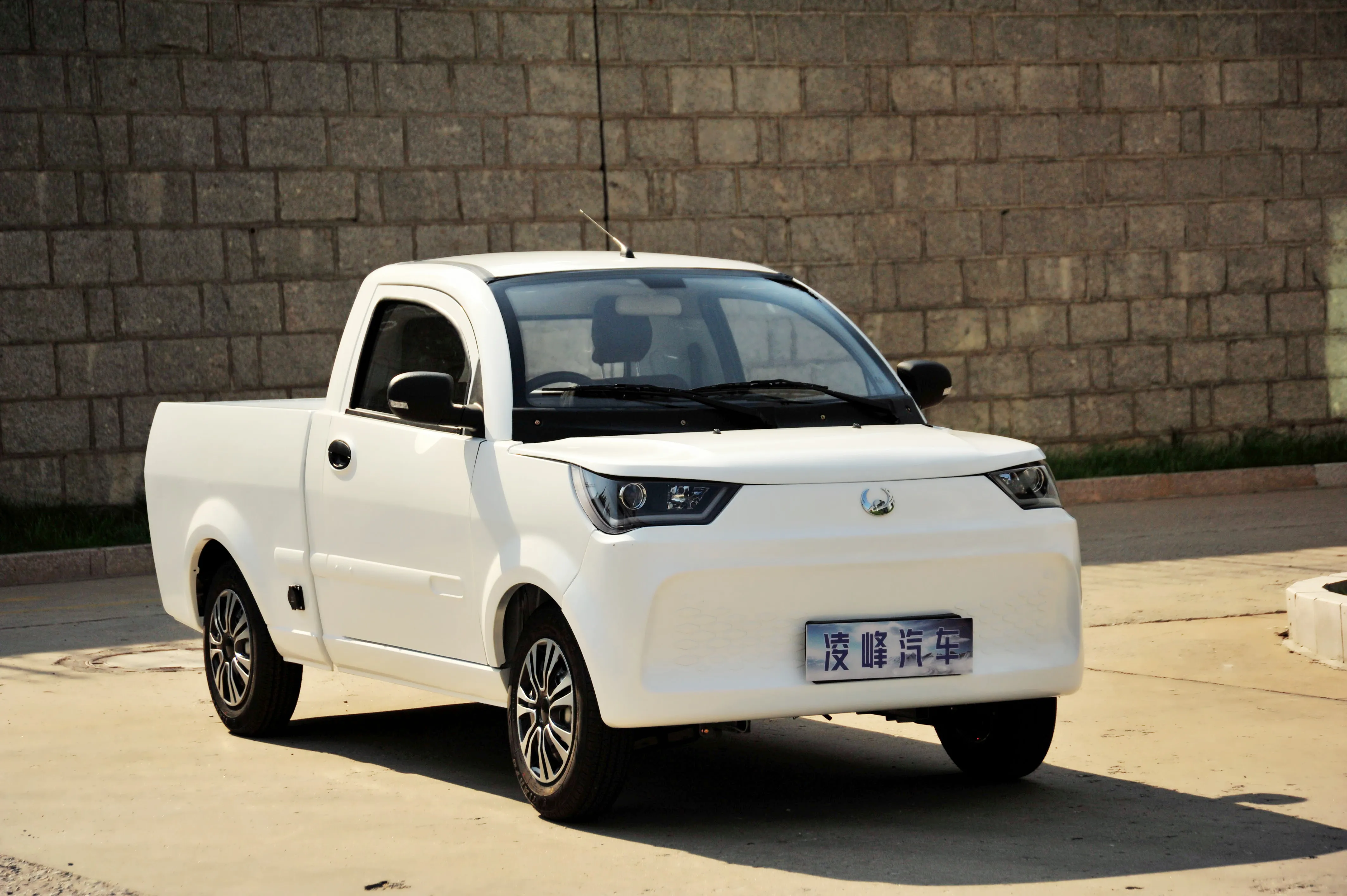 High Quality Low Speed Electric Pickup Truck New Energy Electric Vehicle Eec Certified Electric