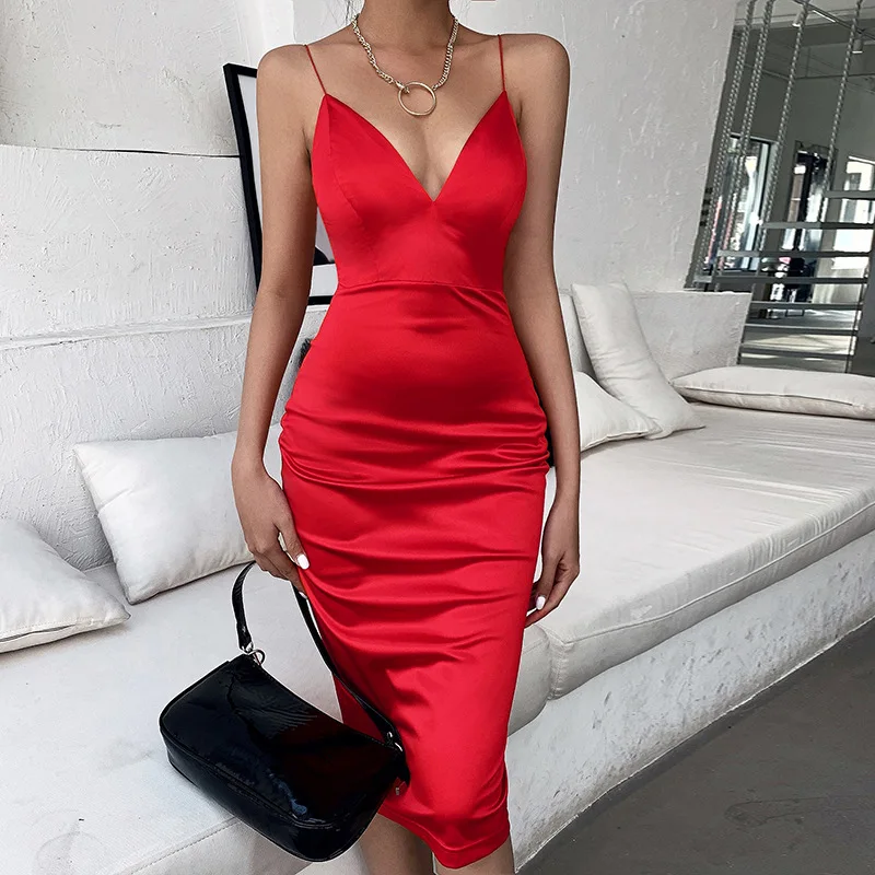 Красное Платье С Глубоким Декольте