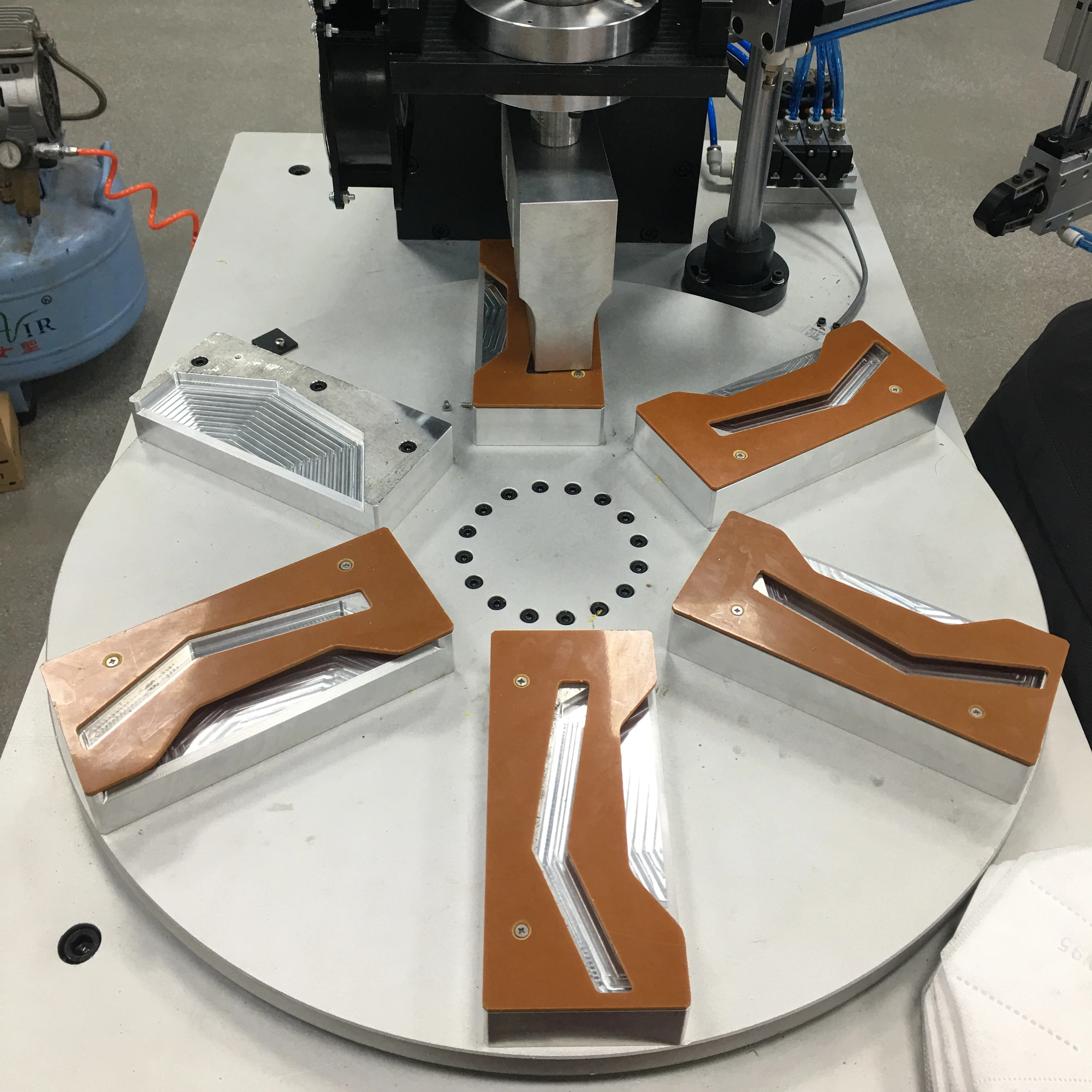 
Ultrasonic welding machine for KN95 N95 face mask edge 