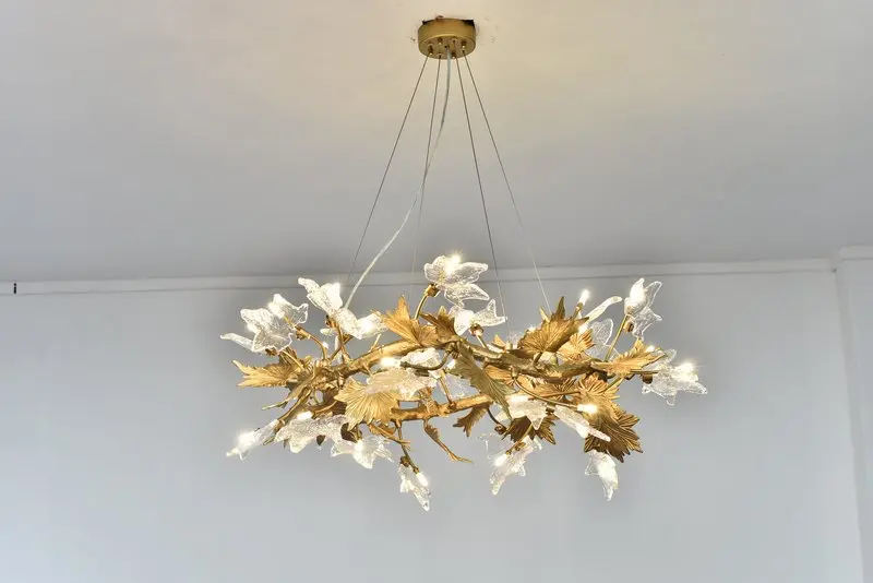 MEEROSEE Luxury Brass Tree Branch Hanging Light Fixture Copper Maple Leaves Chandelier for Hotel Restaurant Cafe Decor MD92093