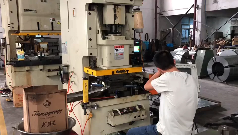 Factory Direct Selling Black Hand Operated 3 Push Pull Clothes Hanger