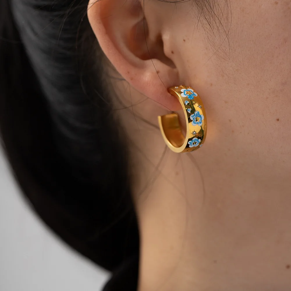 Enameled Wild Daisy Flower Symbolism Cubic Zircon 18k Gold Plated