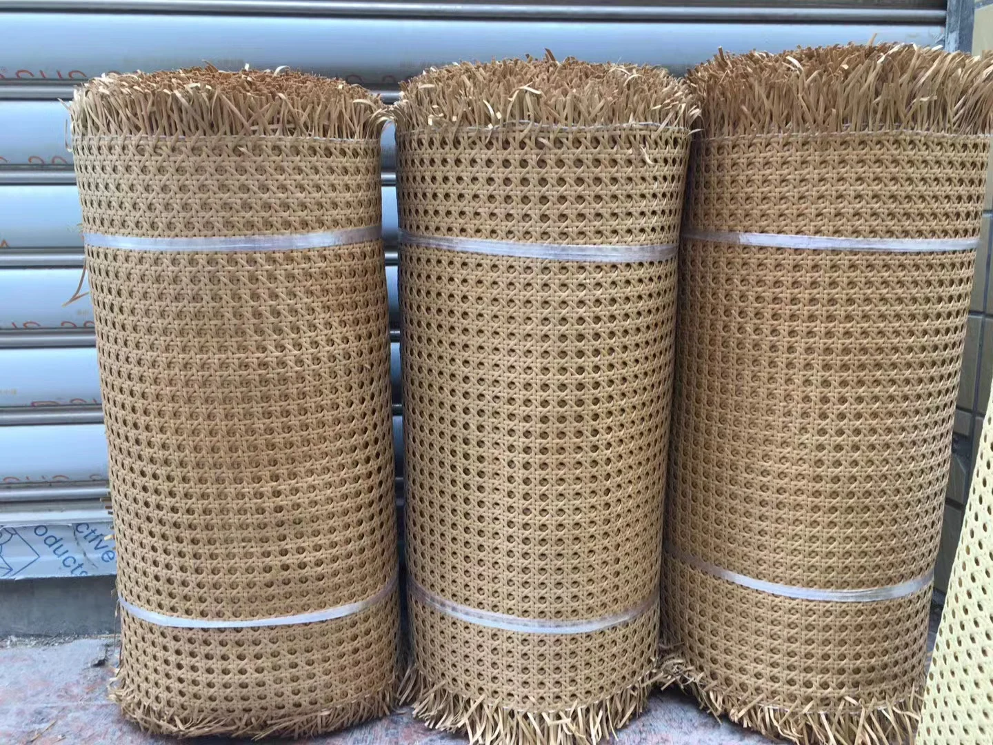 Natural+rattan+roll+fast+delivery+a+grade+rattan+cane+webbing+roll