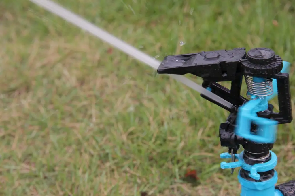Plastic 360 degree impact sprinkler head for lawn