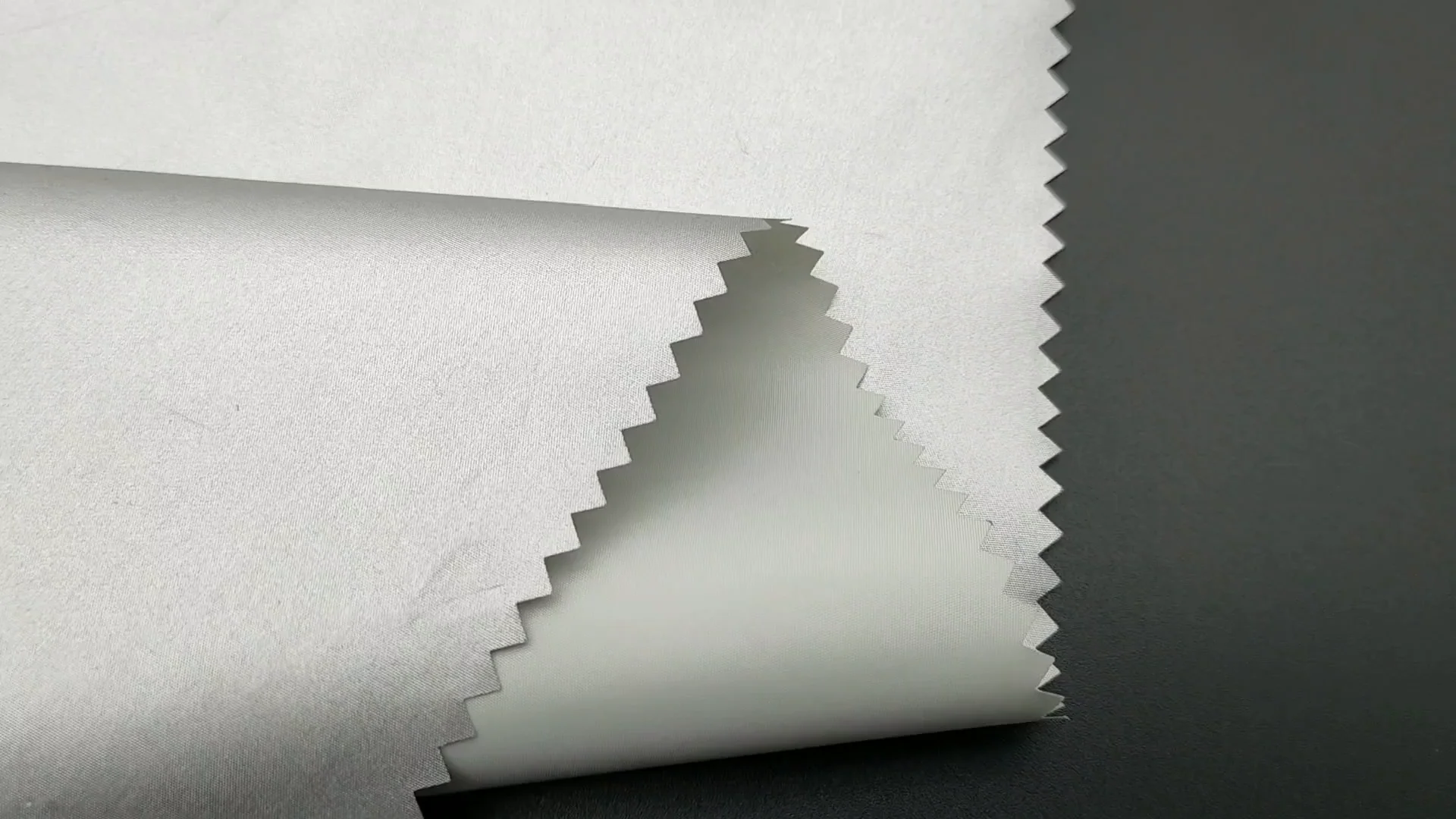 Cheapest Type Fabric 100polyester 290t Taffeta Silver Coating