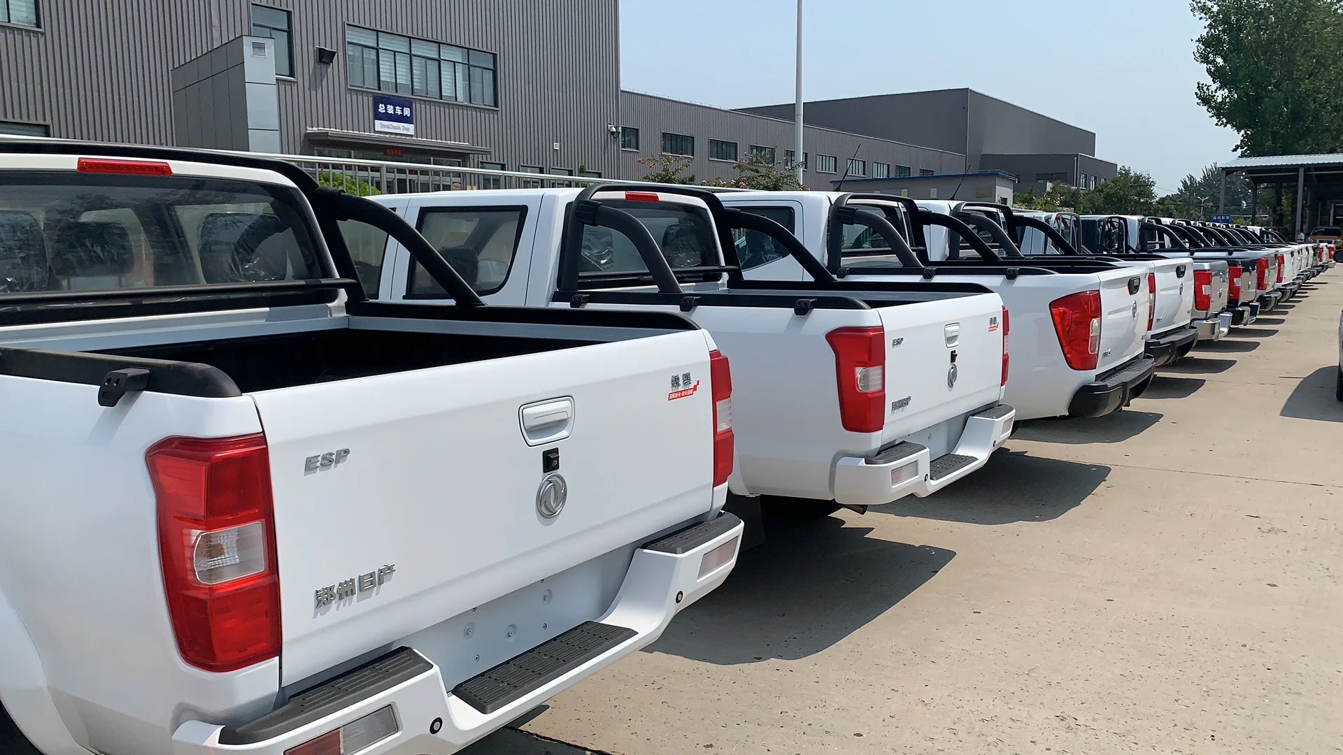 Luxury Pickup Truck 4wd Double Cabin Diesel Isuzu 3.0t Engine Mt With