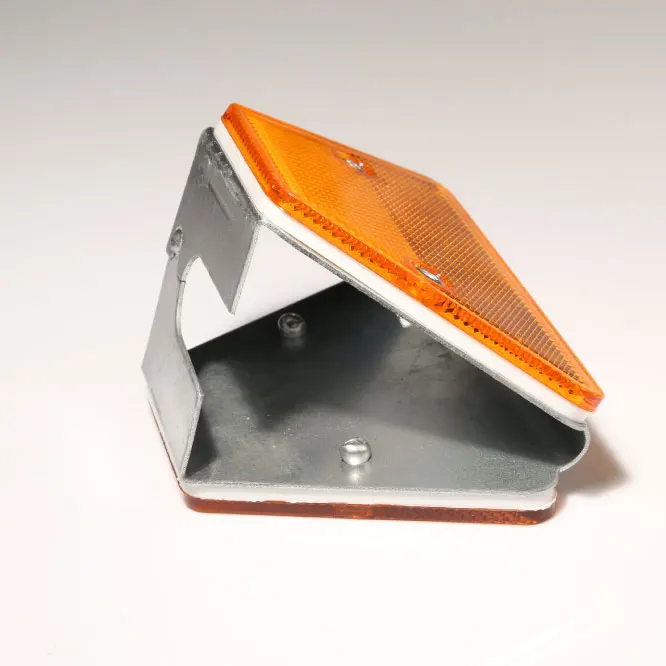 guardrail reflector (20)