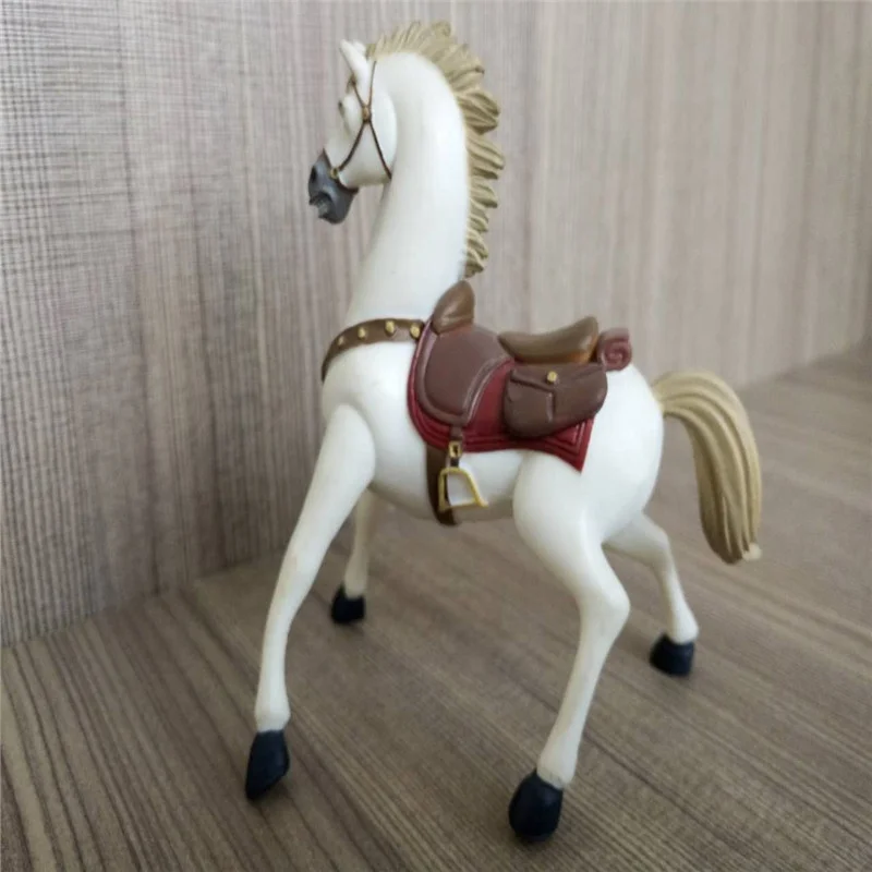 Белый конь игрушка. Игрушка дракон happy horse.