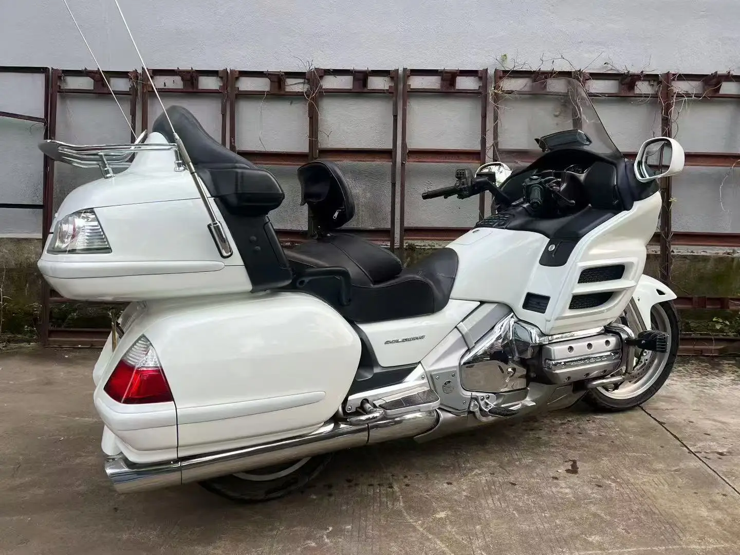Hondaa Wing Plus Fully Equipped Large Screen ABS Chassis Elevation ...