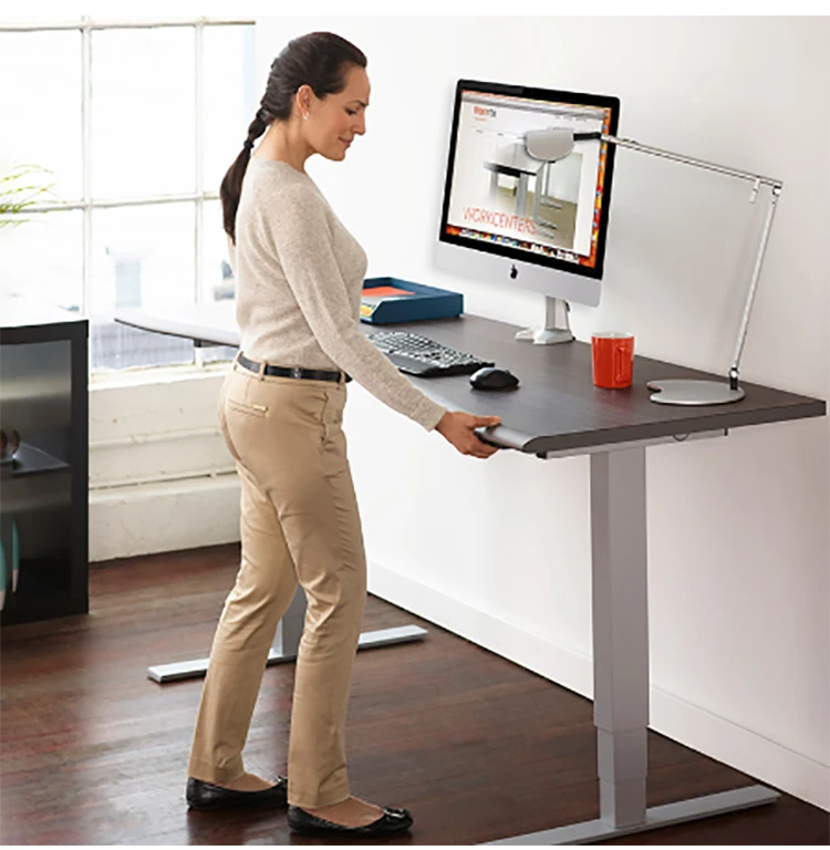 Stand height. Подъемный стол компьютерный. Стоячий стол. Стол подъемный электрический офисный. Стол компьютерный подъемный электрический.