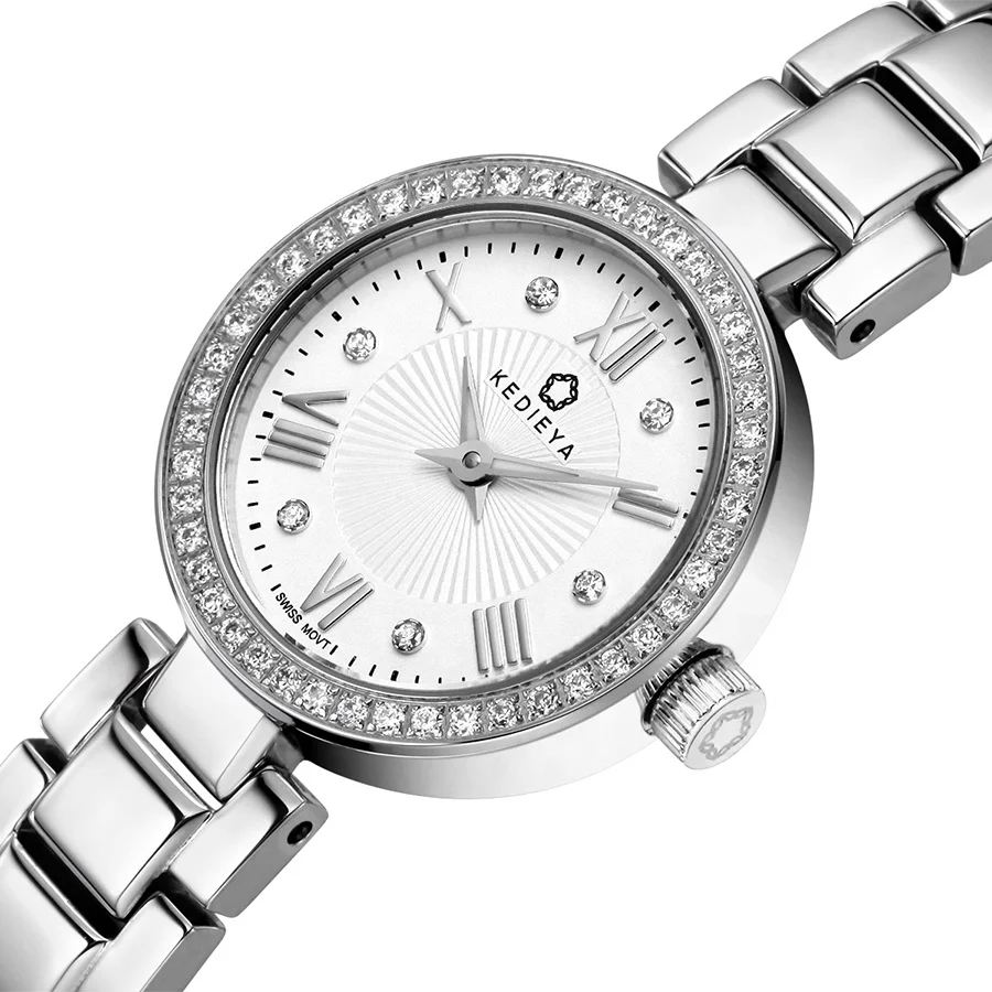 Silver Analog Customised Watches For Her , Best Gifts For Girl Birthday at  Rs 799/piece | Birthday Gift Basket in Kolkata | ID: 21276800212