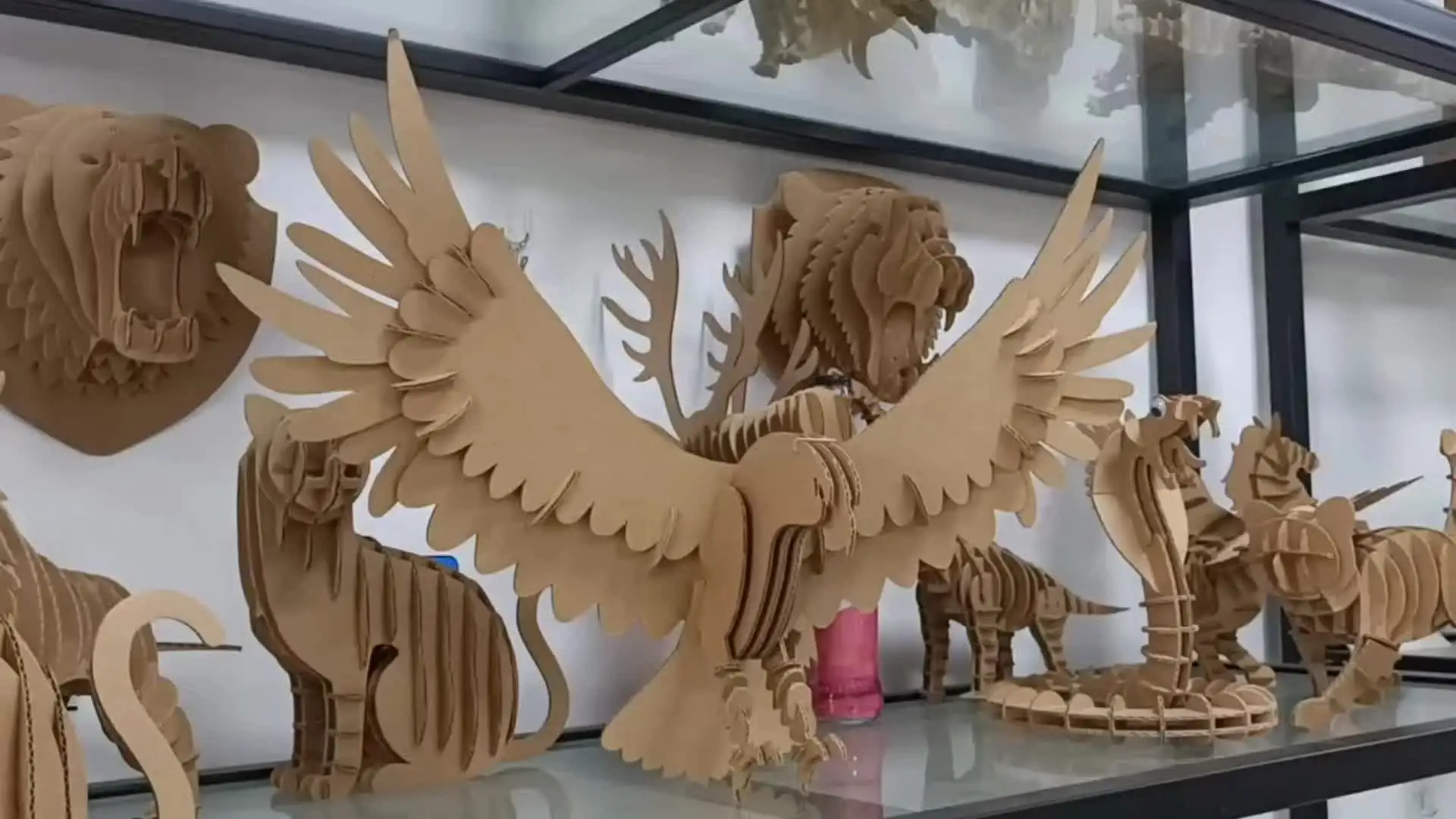 Thames & Kosmos Creatto 3D Puzzle Kit - Build & Light Up Bald Eagle, Bear, Bison, Skunk | Includes 252 Pieces & 100 LED Lights | DIY Craft 1 thumbnail image