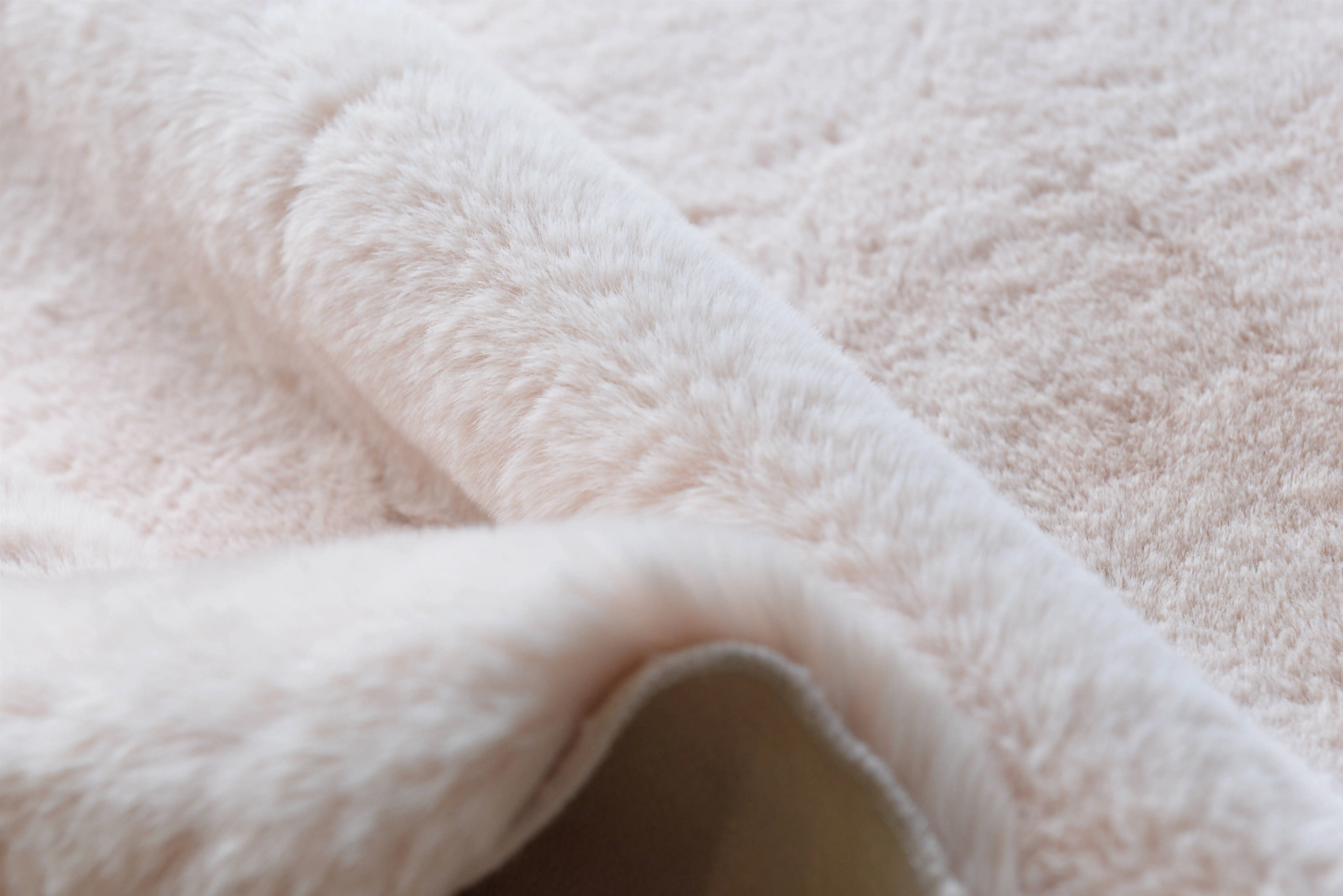 Factory Direct Customization Rabbit Faux Fur Animal Shape Carpet For
