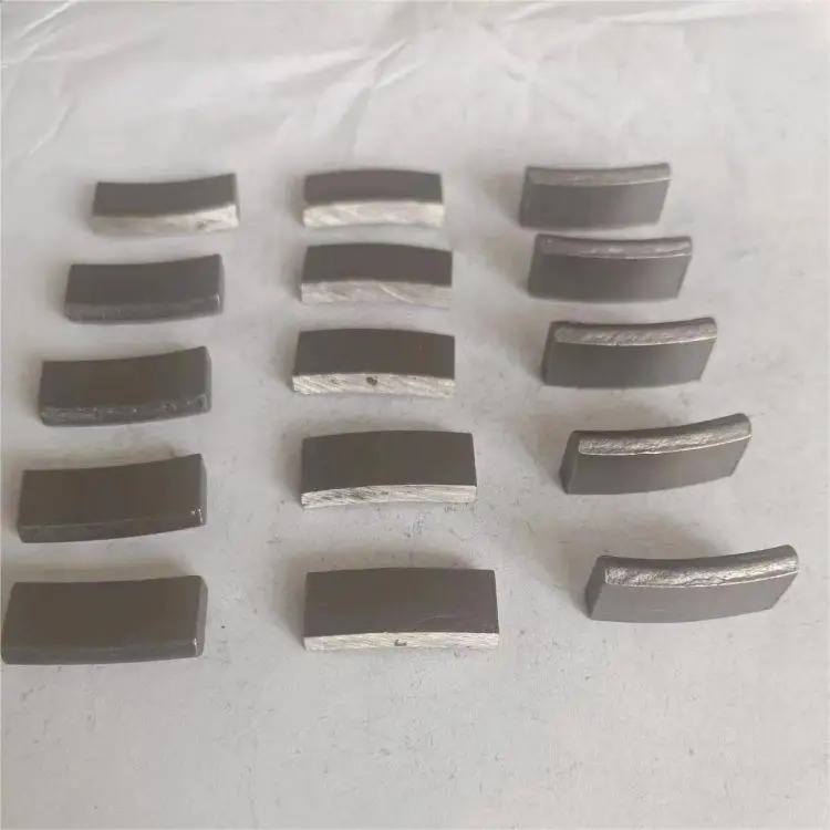 Trencher Shark Teeth – T20004L / T20004R, 4-Cut, 2-Hole Spacing, New