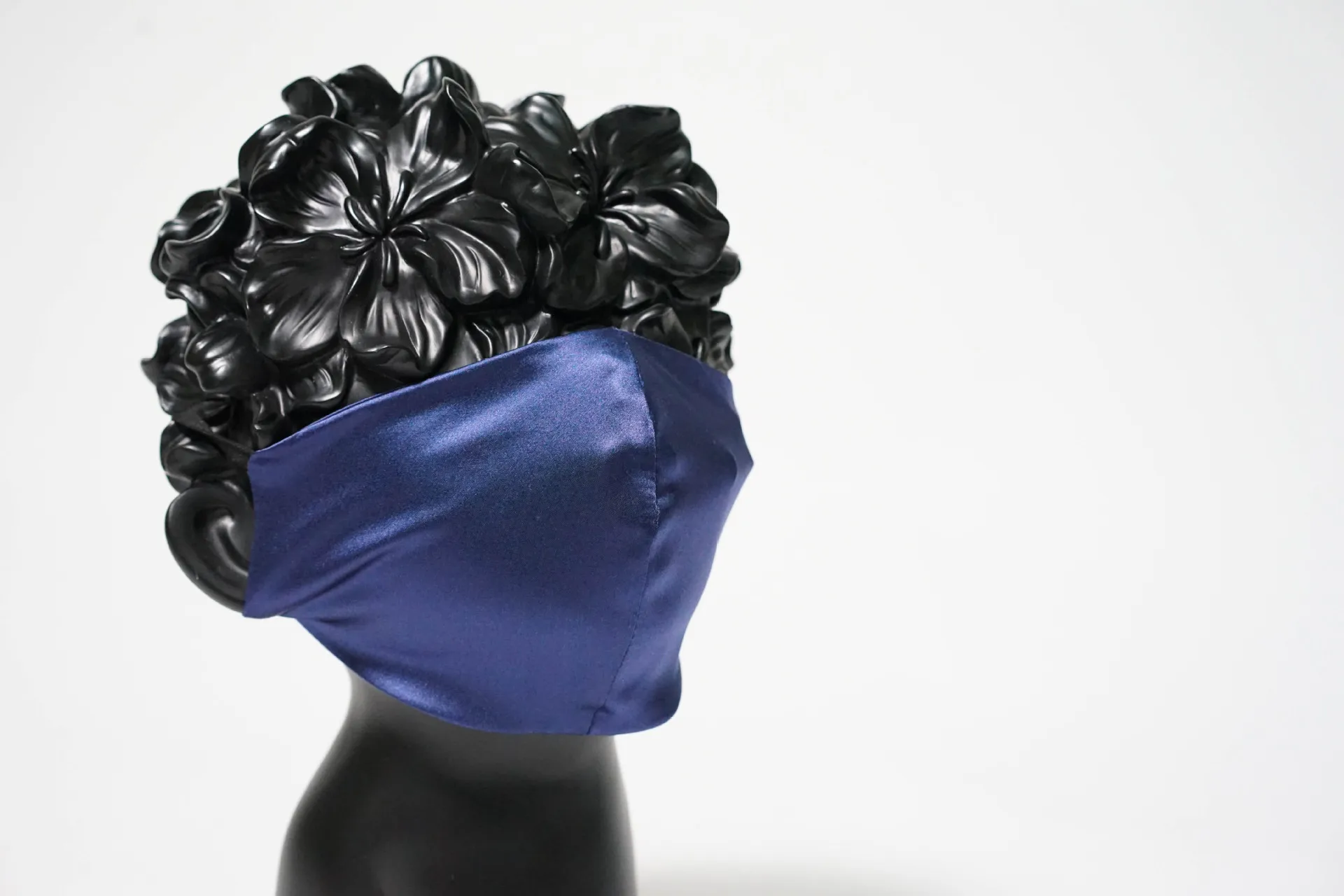 High Quality Summer Breathable Wholesale  8 Colors Women 100% Silk Masks