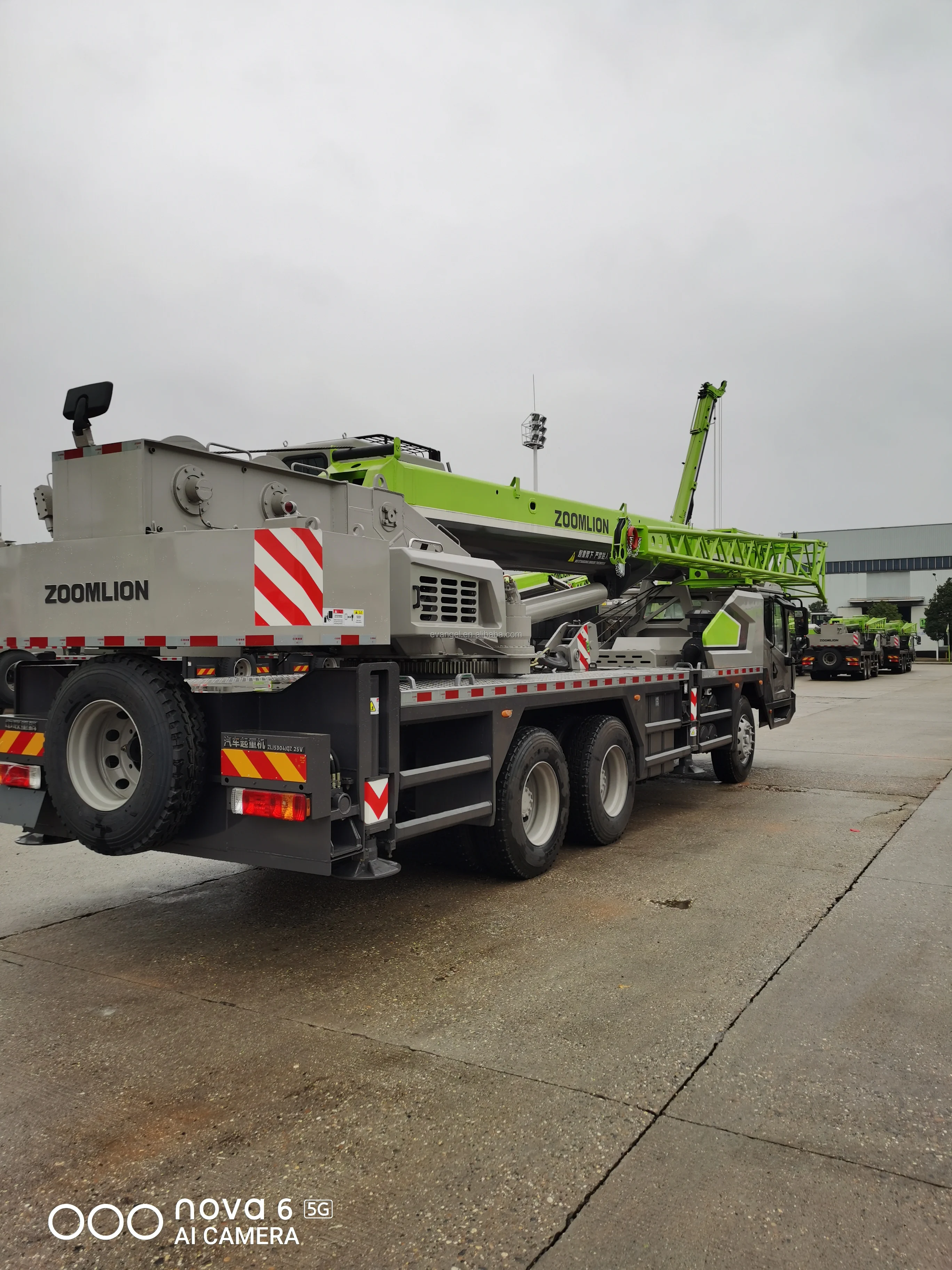 Zoomlion Mobile Crane 25t Ztc250 Truck Crane Ztc250v451.1 In Stock ...