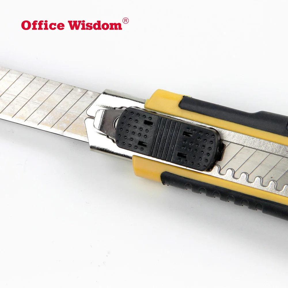 High Quality Metal Utility Knife With 3 Blades And Safety Rubber Handle