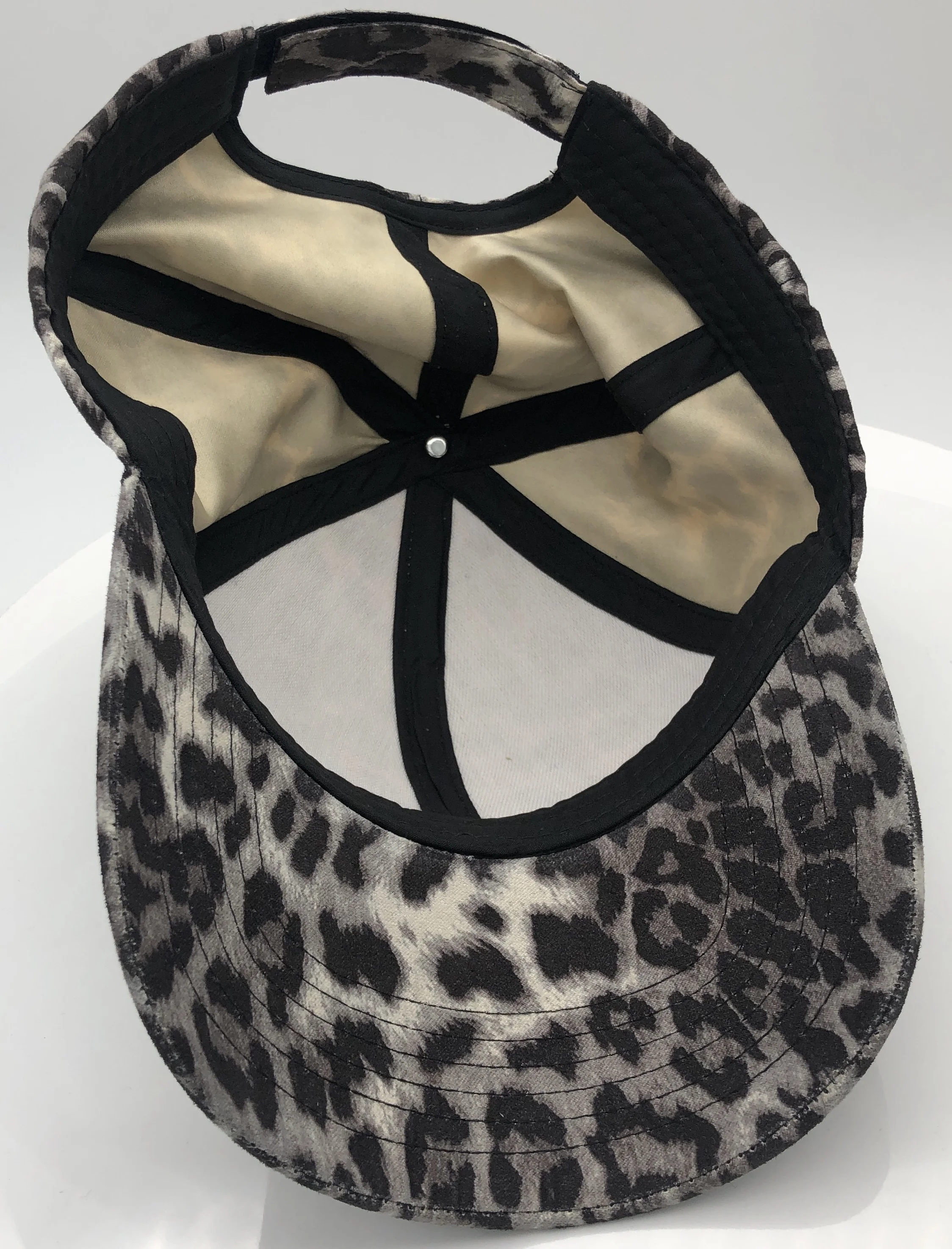 Wholesale In Stock Blank Leopard 6 Panel Baseball Caps And Hats Custom