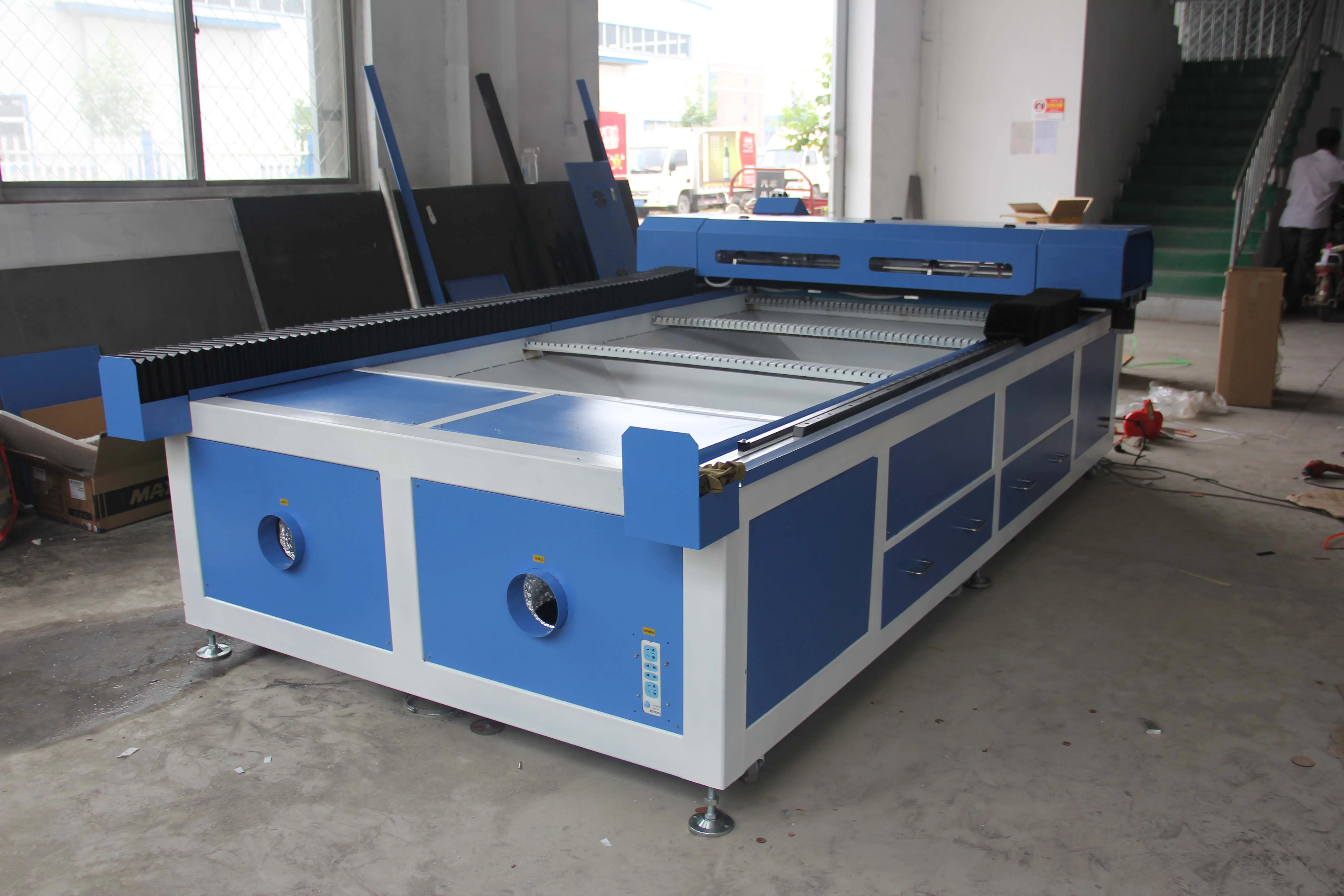 1325 Co2 Laser Cutting Machine Mixed Laser 1.3*2.5 M Working Area Mdf