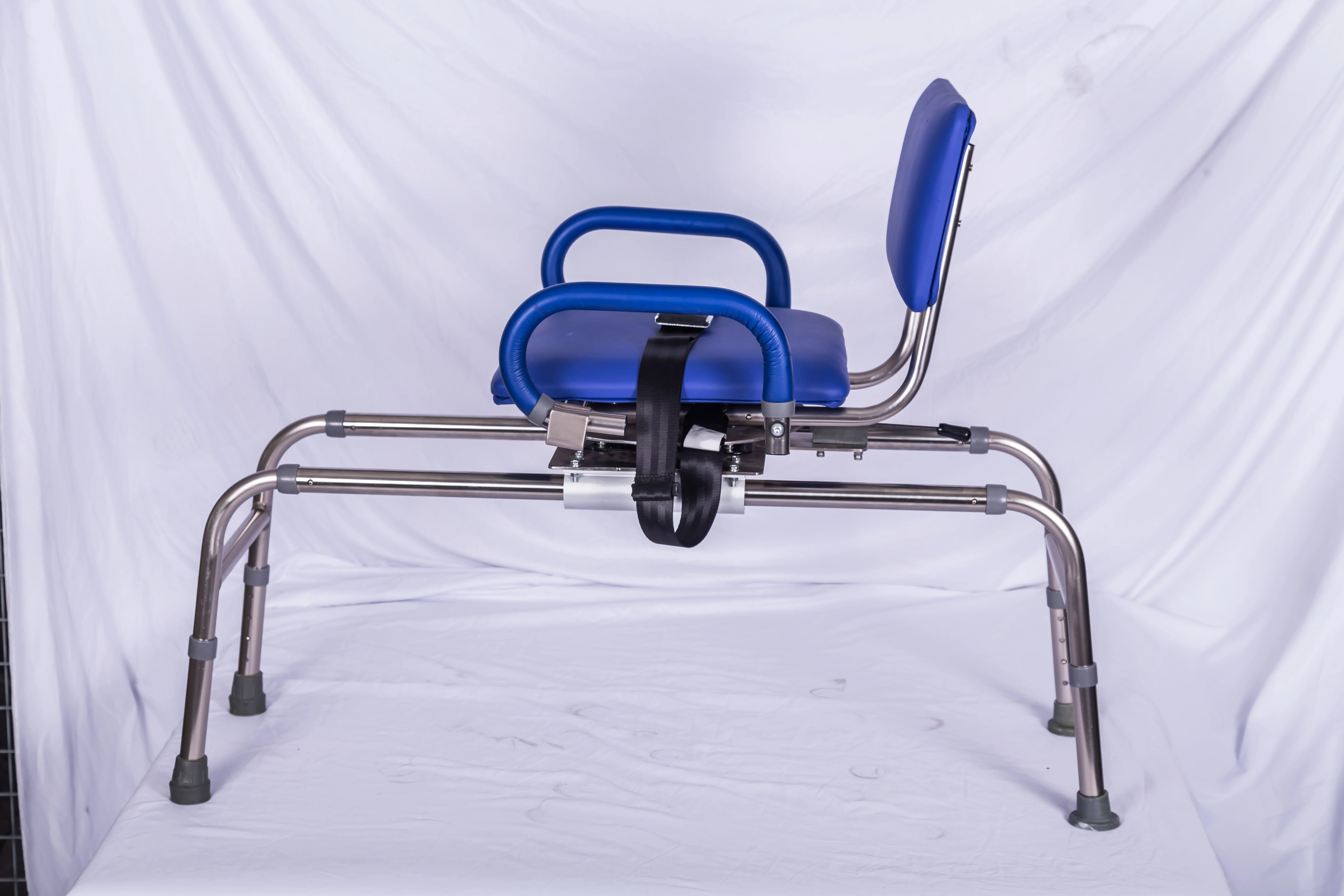 New Aluminum Comfortable Swivel Shower Chair Seat With Back Armrest Suitable For Elderly And Disabled manufacture