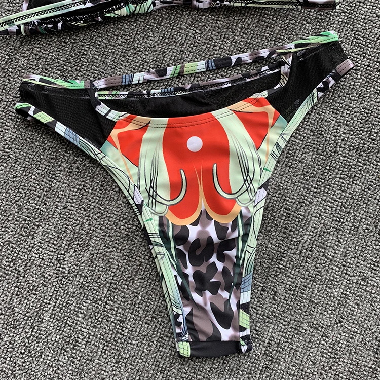 Emily Osment Bride To Be Swimsuit Mikro Modelleri Putih Hot Sexy Imeges