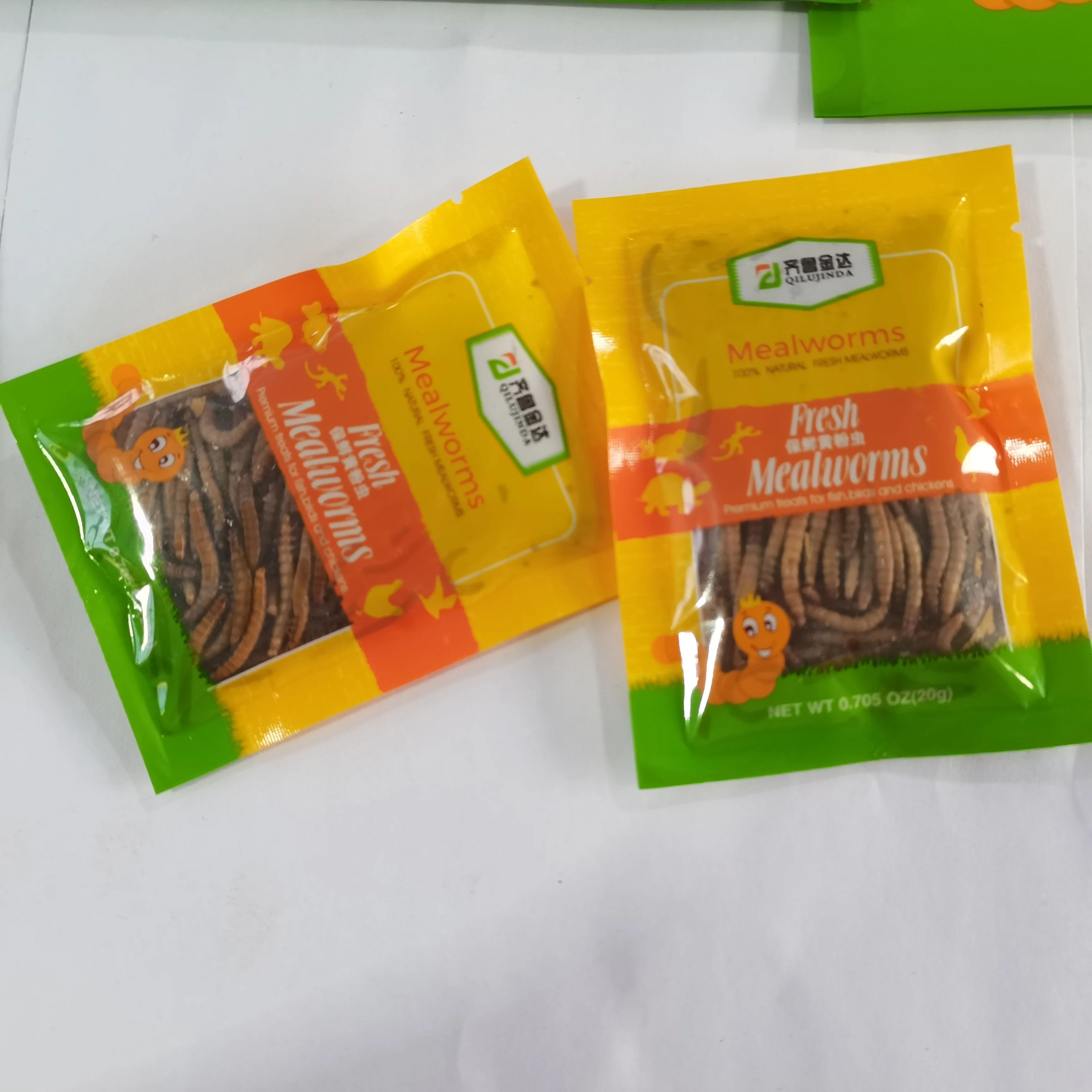 China Animal Agricuiture Product Fresh Mealworm For Cattle Chicken Cat