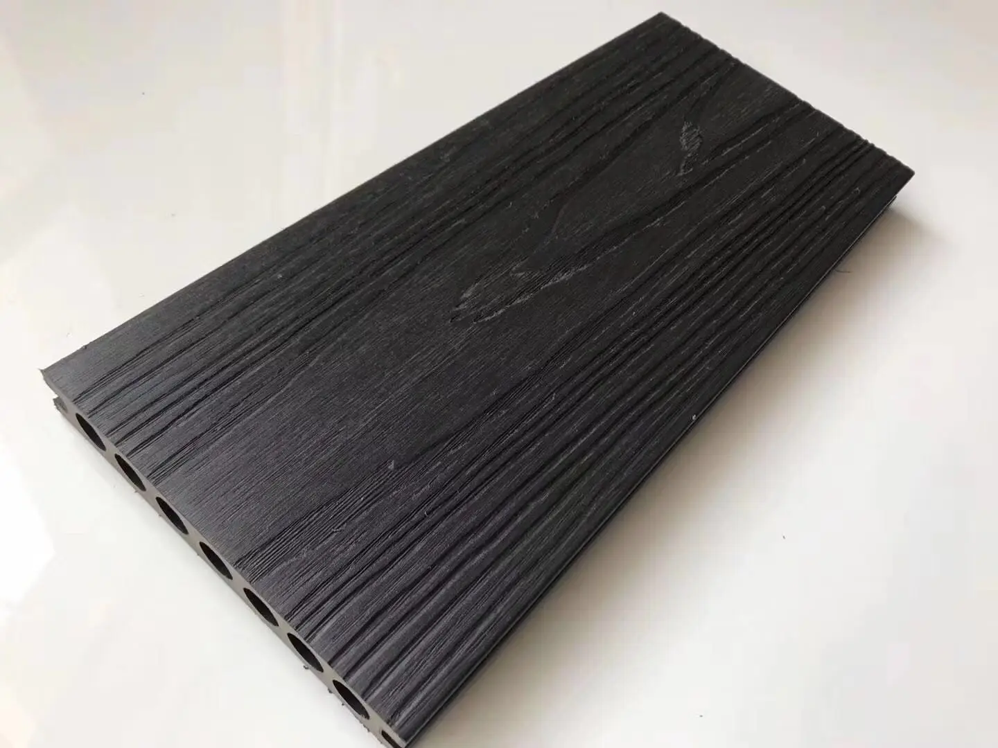 High quality outdoor fireproof anti-slip wpc co-extrusion decking