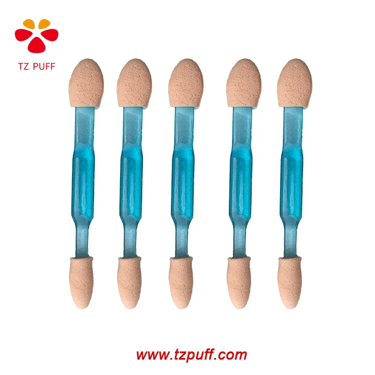 eyeshadow applicator
