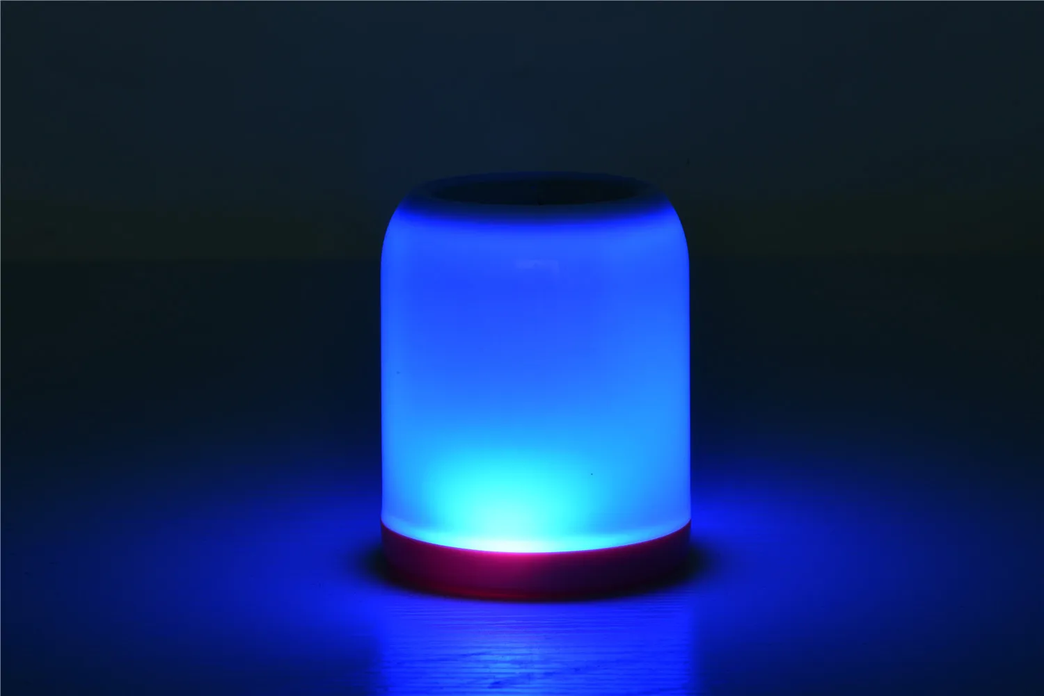 Senpaga Agordita logebla portebla sendrata sono malgranda mini bluetooth-promocio donac-parolanta karto-bendo led speaker - ANKUX Tech Co., Ltd
