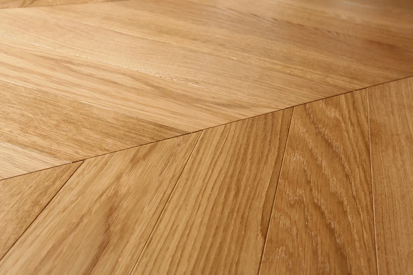 工程木材雪佛龙风格欧洲橡木线拉丝拼花地板