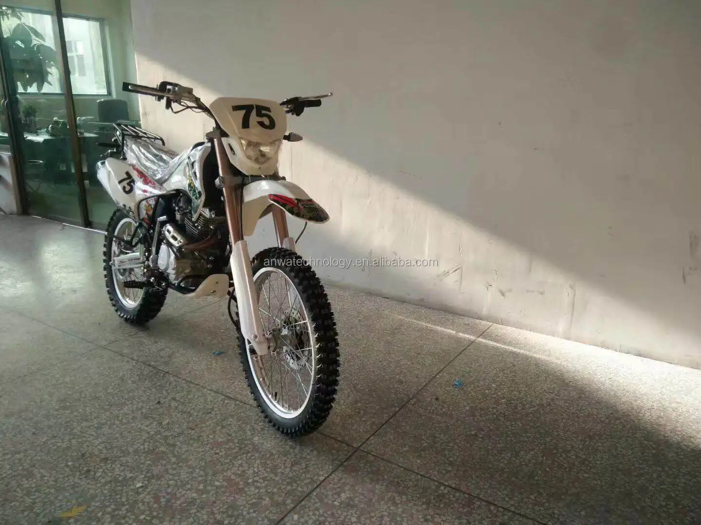 DW2501 (5).jpg