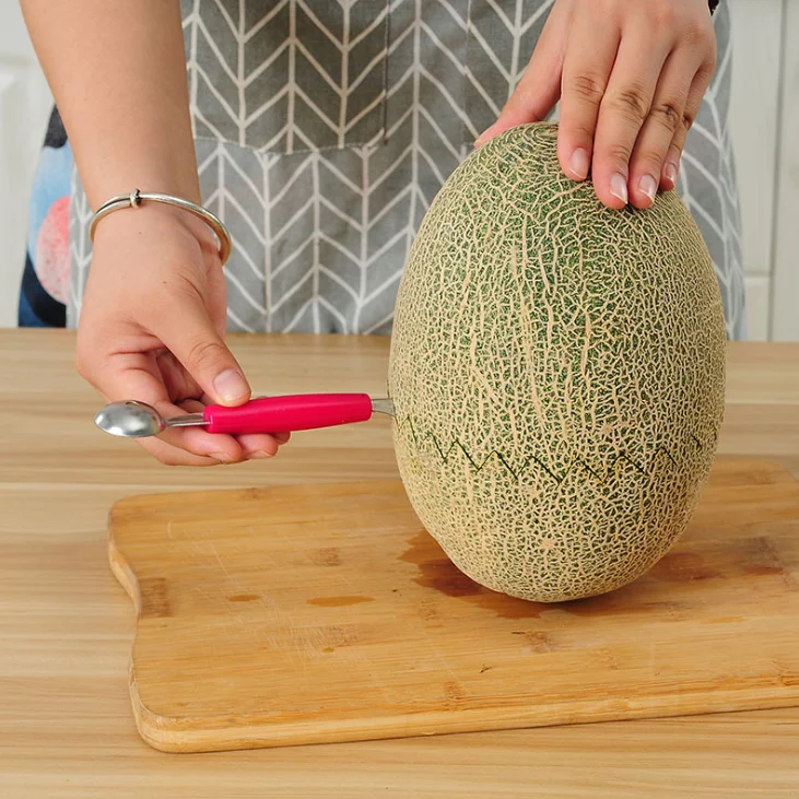 Double head stainless steel fruit digging ball spoon corrugated carving knife for watermelon fruit platter