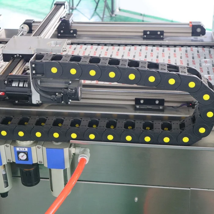 Automatic pork thermoforming vacuum sealer
