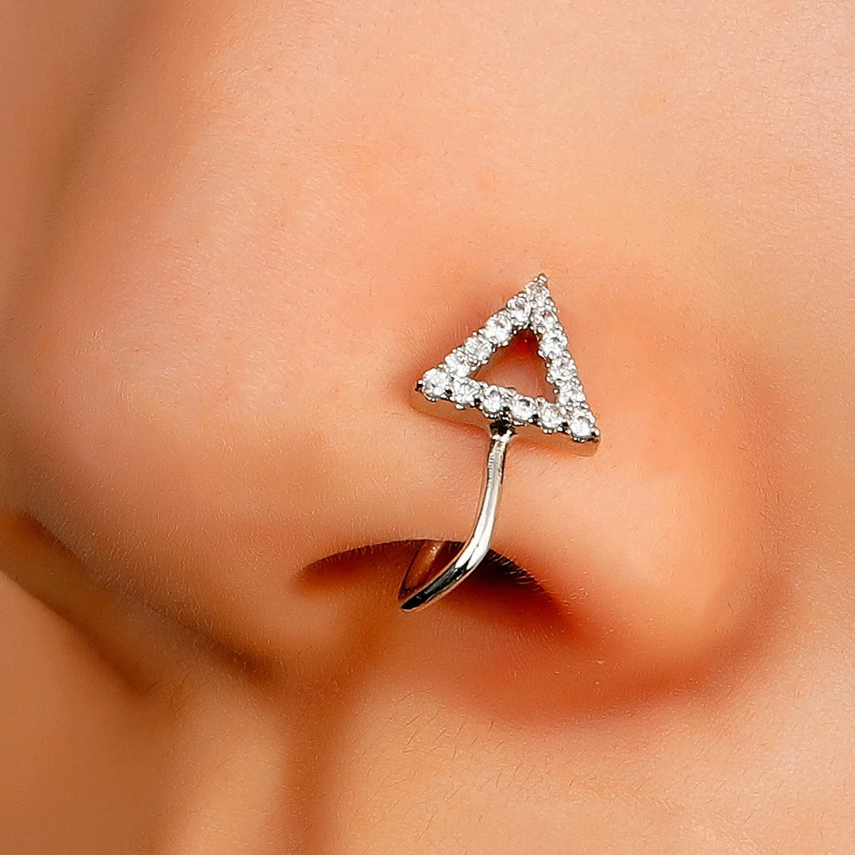Triangle shape nose pin top