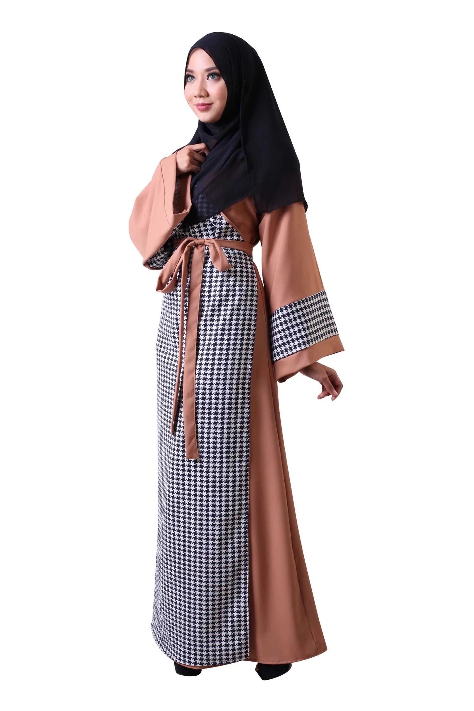 适度的休闲马来西亚 muslimah 现代时尚 kaftan 图案裹身连衣裙