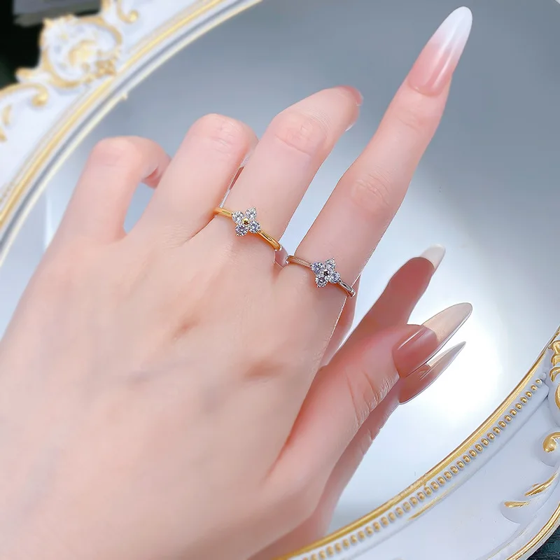 Small Fresh Style S925 Silver Ring Live New Four-leaf Clover with Geometric Lab Diamond Lucky Grass French for Party Gift
