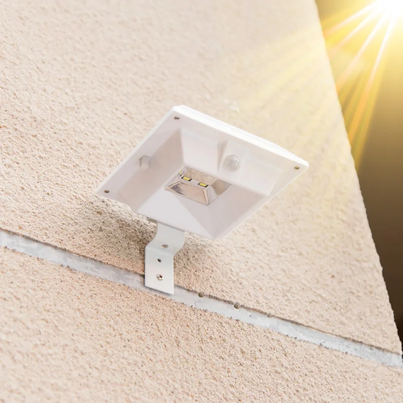 4LED Outdoor Courtyard Landscape Wall Lamp Waterproof Solar Gutter Light